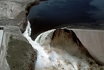 The Teton Dam in eastern Idaho, U