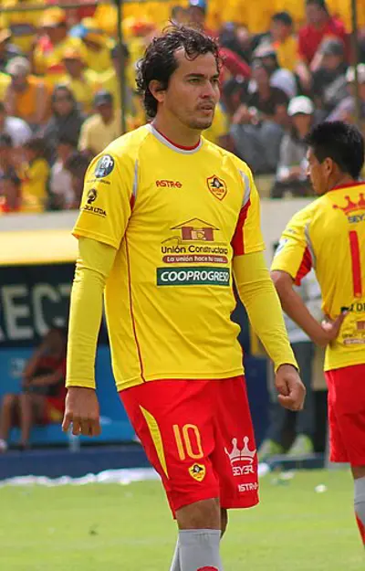 1977 ivan kaviedes ecuadoran footballer 10 24