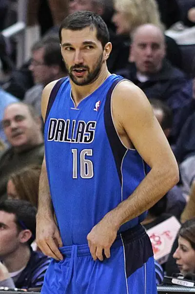 1977 peja stojakovic serbian basketball player 06 09