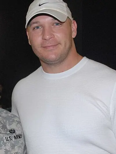 1978 brian urlacher american football player 05 25