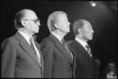1978 camp david accords menachem begin and anwar sadat begin pea 09 05