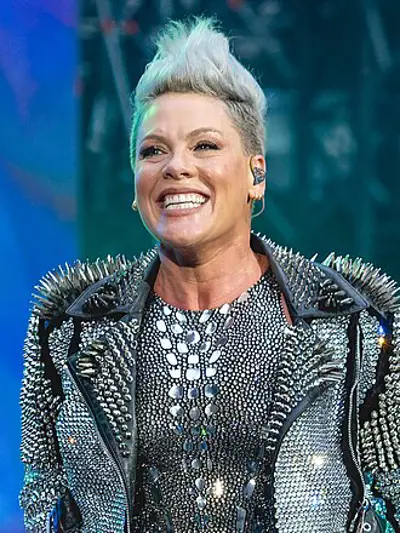 1979 pink american singer songwriter producer and actress 09 08