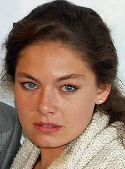 1982 alexa davalos french american actress 05 28