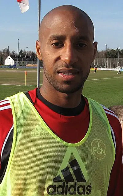 1982 mickael tavares senegalese footballer 10 25