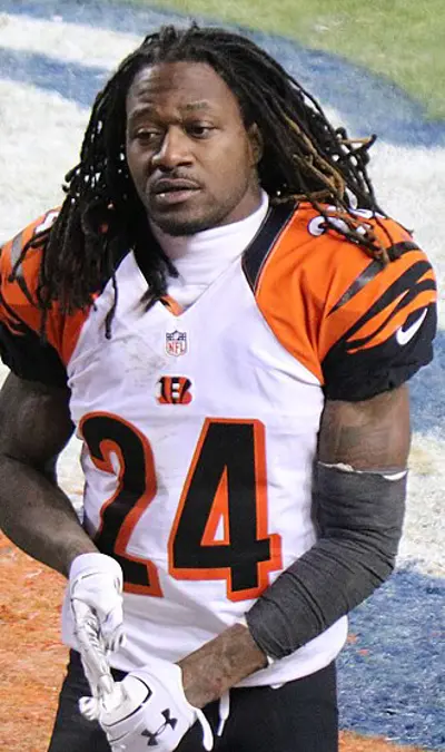 1983 adam jones american football player and analyst 09 30