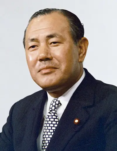 1983 japans former prime minister tanaka kakuei is found guilty 10 12