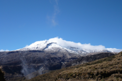 1985 the volcano nevado del ruiz erupts and melts a glacier caus 11 13