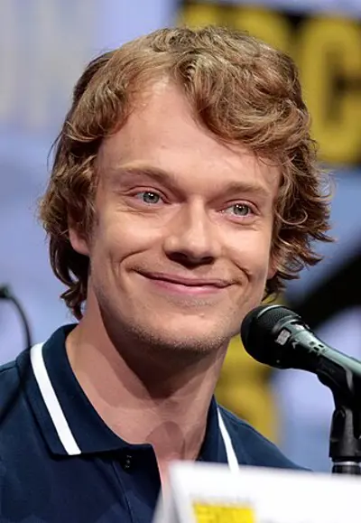 1986 alfie allen english actor 09 12