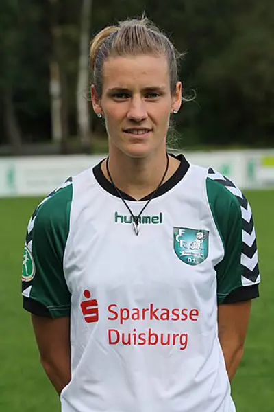 1986 simone laudehr german footballer 07 12