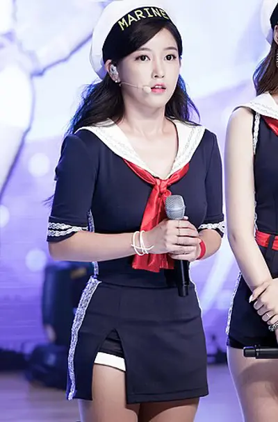 1987 park so yeon south korean singer dancer and actress 10 05