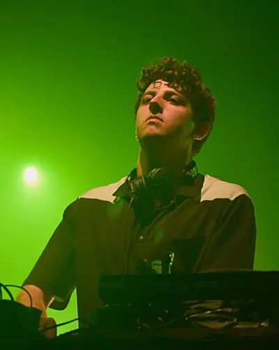 1988 jamie xx english musician dj record producer and remixer 10 28