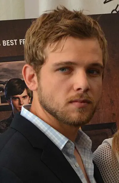 1988 max thieriot american actor 10 14