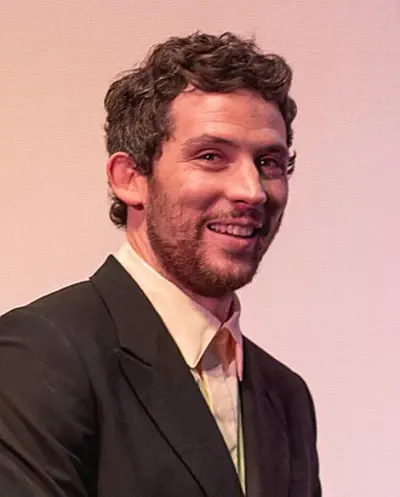 1990 josh oconnor british actor 05 20