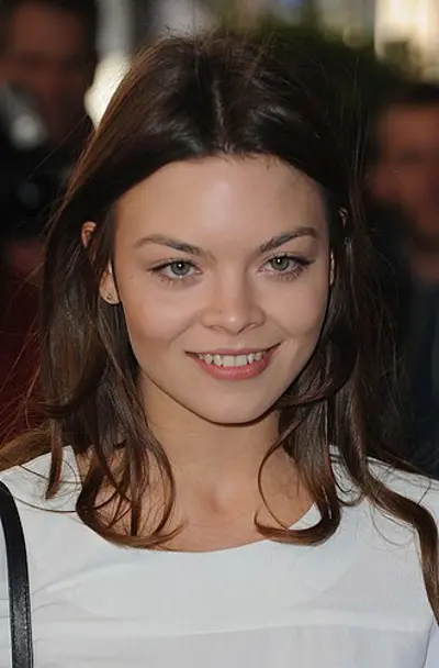 1990 scarlett byrne english actress 10 06