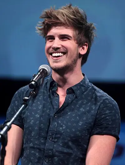 1991 joey graceffa american internet celebrity 05 16