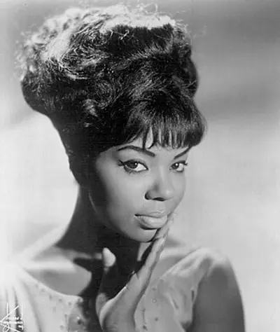 1992 mary wells american singer songwriter born 1943 07 26