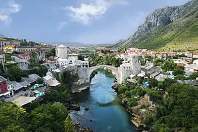 1993 stari most the old bridge in the bosnian city of mostar 11 09