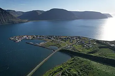 1995 an avalanche hits the icelandic village of flateyri destroy 10 26
