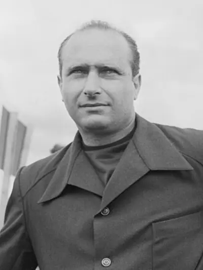 1995 juan manuel fangio argentinian race car driver born 1911 07 17