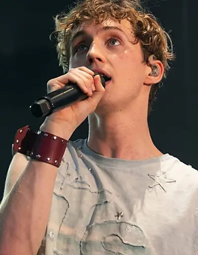 1995 troye sivan south africanborn australian singer songwriter 06 05