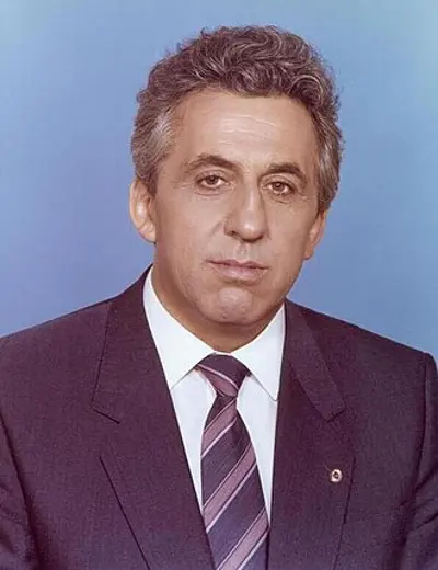 1997 egon krenz the former east german leader is convicted of a 08 25