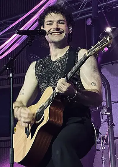 1997 james marriott english musician and online content creator 07 07