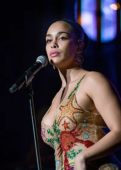 1997 jorja smith english singer 06 11