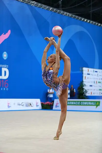 1997 yana kudryavtseva russian gymnast 09 30