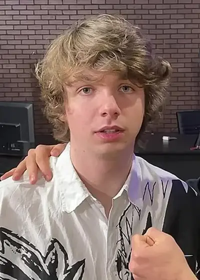 1998 karl jacobs american youtuber and streamer 07 19