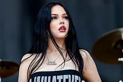 1998 maggie lindemann american singer songwriter