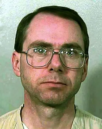 1998 terry nichols is sentenced to life in prison for his role in 06 04