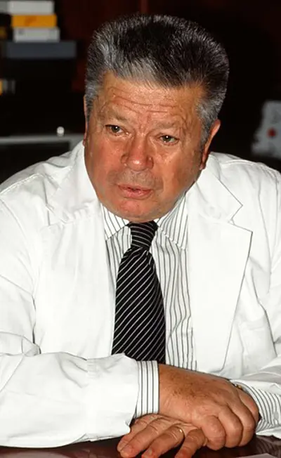 2000 svyatoslav fyodorov russian ophthalmologist academic and 06 02
