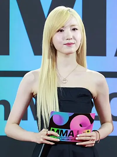 Hitomi Honda, Japanese singer based in South Korea