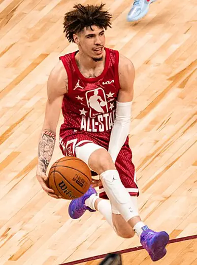 2001 lamelo ball american basketball player 08 22