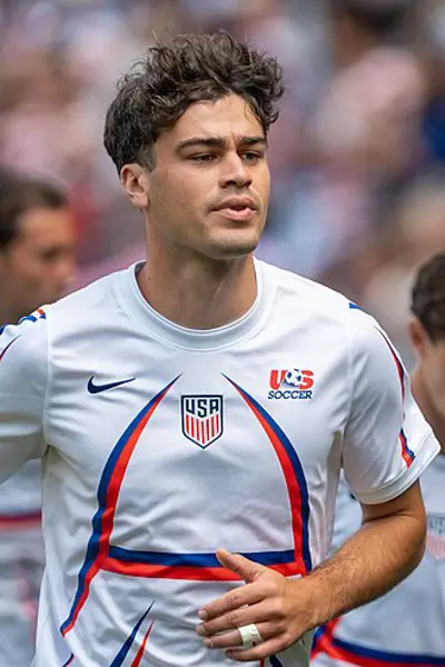 2002 giovanni reyna american soccer player 11 13