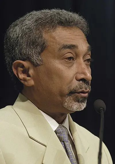 2006 mari alkatiri the first prime minister of east timor resig 06 26