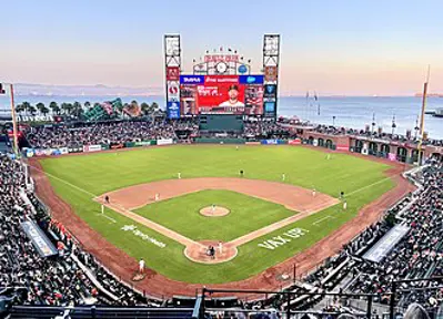 2007 at att park barry bonds hits his 756th career home run to 08 07
