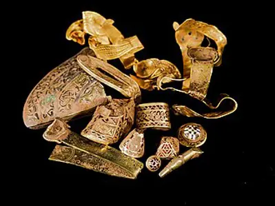 2009 the staffordshire hoard the largest collection of anglo sax 07 05
