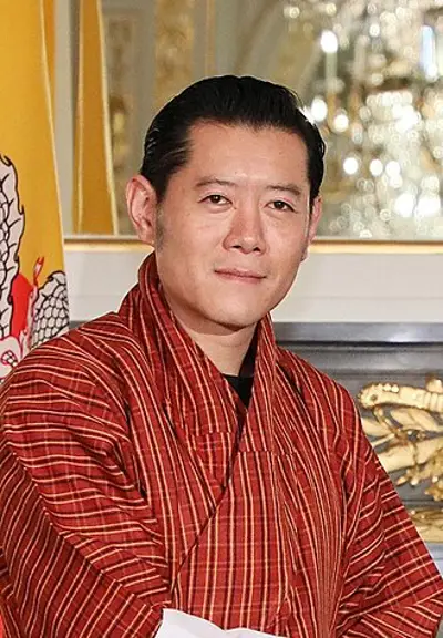 2011 the dragon king of bhutan jigme khesar namgyel wangchuck p 10 13