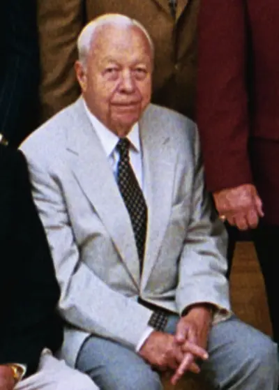 2012 lee macphail american businessman born 1917 11 08