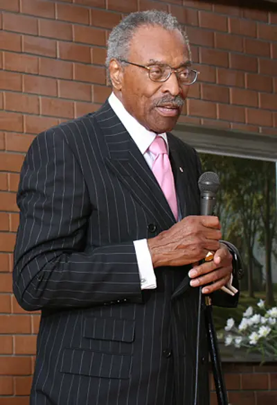 2012 lincoln alexander canadian lawyer and politician 24th lieu 10 19