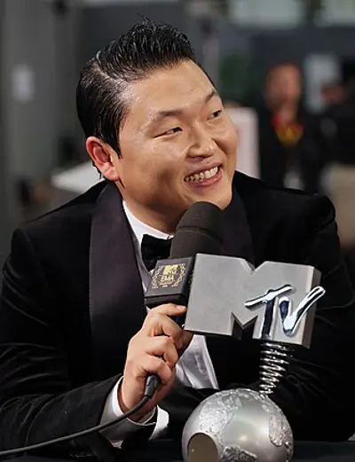 2012 south korean rapper psy releases his hit single gangnam styl 07 15