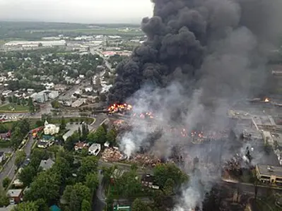 2013 a 73 car oil train derails in the town of lac megantic queb 07 06