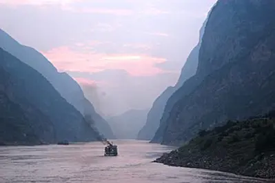 2015 a ship carrying 458 people capsizes in the yangtze river in 06 01