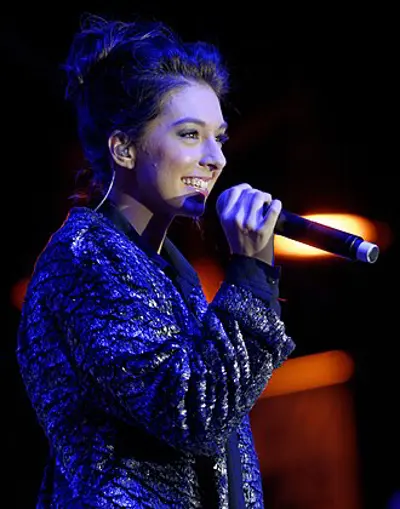 2016 christina grimmie american singer songwriter born 1994 06 10