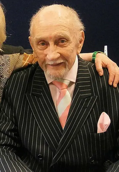 2017 roy dotrice british actor born 1923 10 16