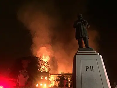 2018 national museum of brazil fire a massive fire destroys most 09 02