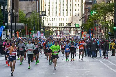 2019 at the chicago marathon kenyan runner brigid kosgei pictur 10 13