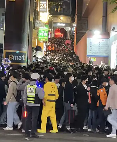 2022 at least 156 die at a crowd crush during a halloween celebra 10 29